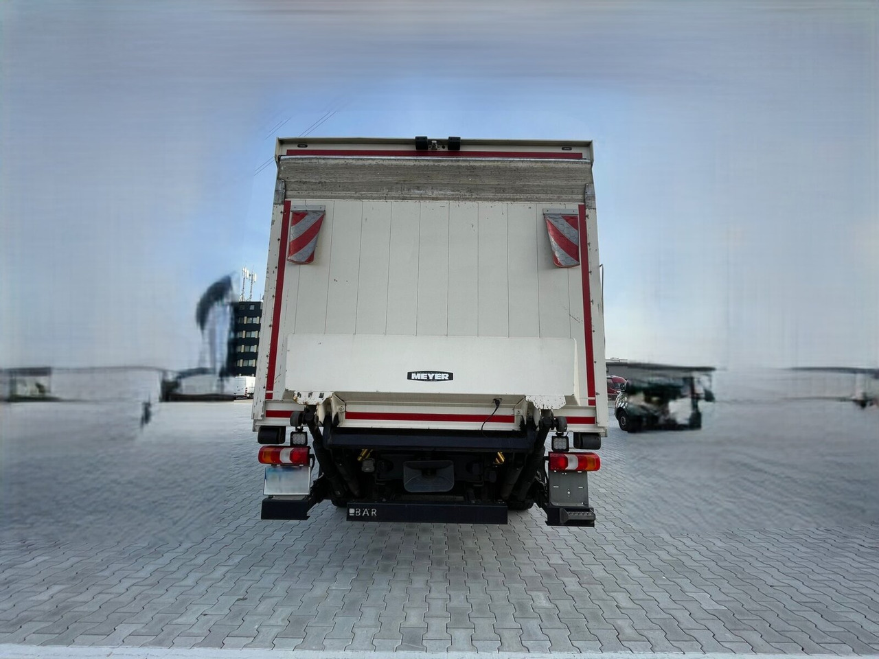 Mercedes-Benz Antos 2535 L 6x2 Antos 2535 L 6x2, Lenk-/Liftachse, LBW BÄR - Dobozos felépítményű teherautó: 3 kép. Mercedes-Benz Antos 2535 L 6x2 Antos 2535 L 6x2, Lenk-/Liftachse, LBW BÄR - Dobozos felépítményű teherautó: 3 kép.