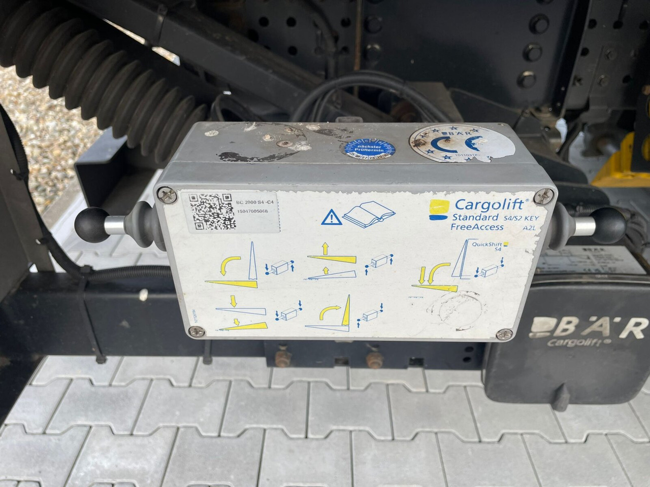 Mercedes-Benz Antos 2535 L 6x2 Antos 2535 L 6x2, Lenk-/Liftachse, LBW BÄR - Dobozos felépítményű teherautó: 5 kép. Mercedes-Benz Antos 2535 L 6x2 Antos 2535 L 6x2, Lenk-/Liftachse, LBW BÄR - Dobozos felépítményű teherautó: 5 kép.