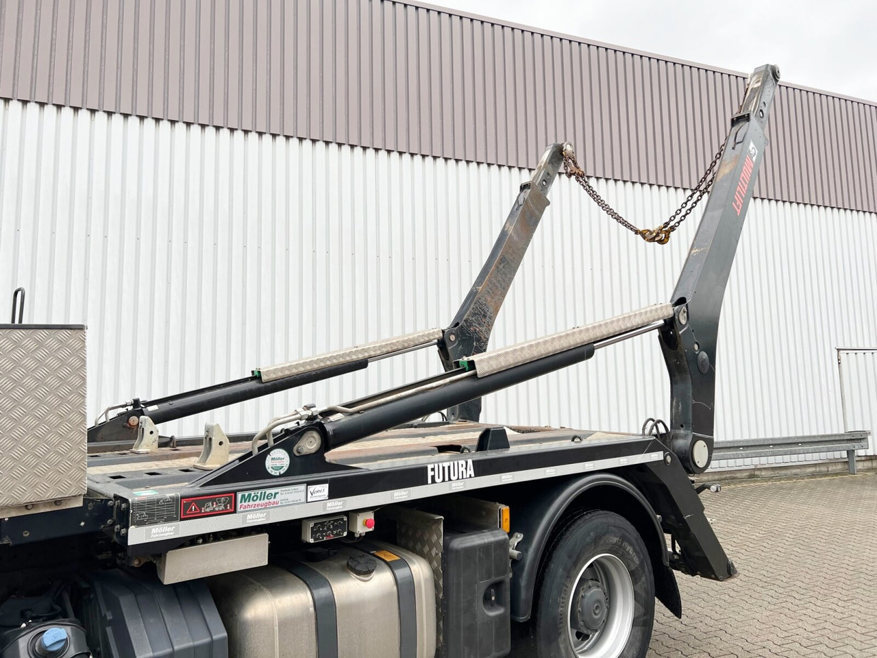 Mercedes-Benz Arocs 1830 K 4x2 Arocs 1830 K 4x2, Funk - Konténerszállító: 2 kép. Mercedes-Benz Arocs 1830 K 4x2 Arocs 1830 K 4x2, Funk - Konténerszállító: 2 kép.