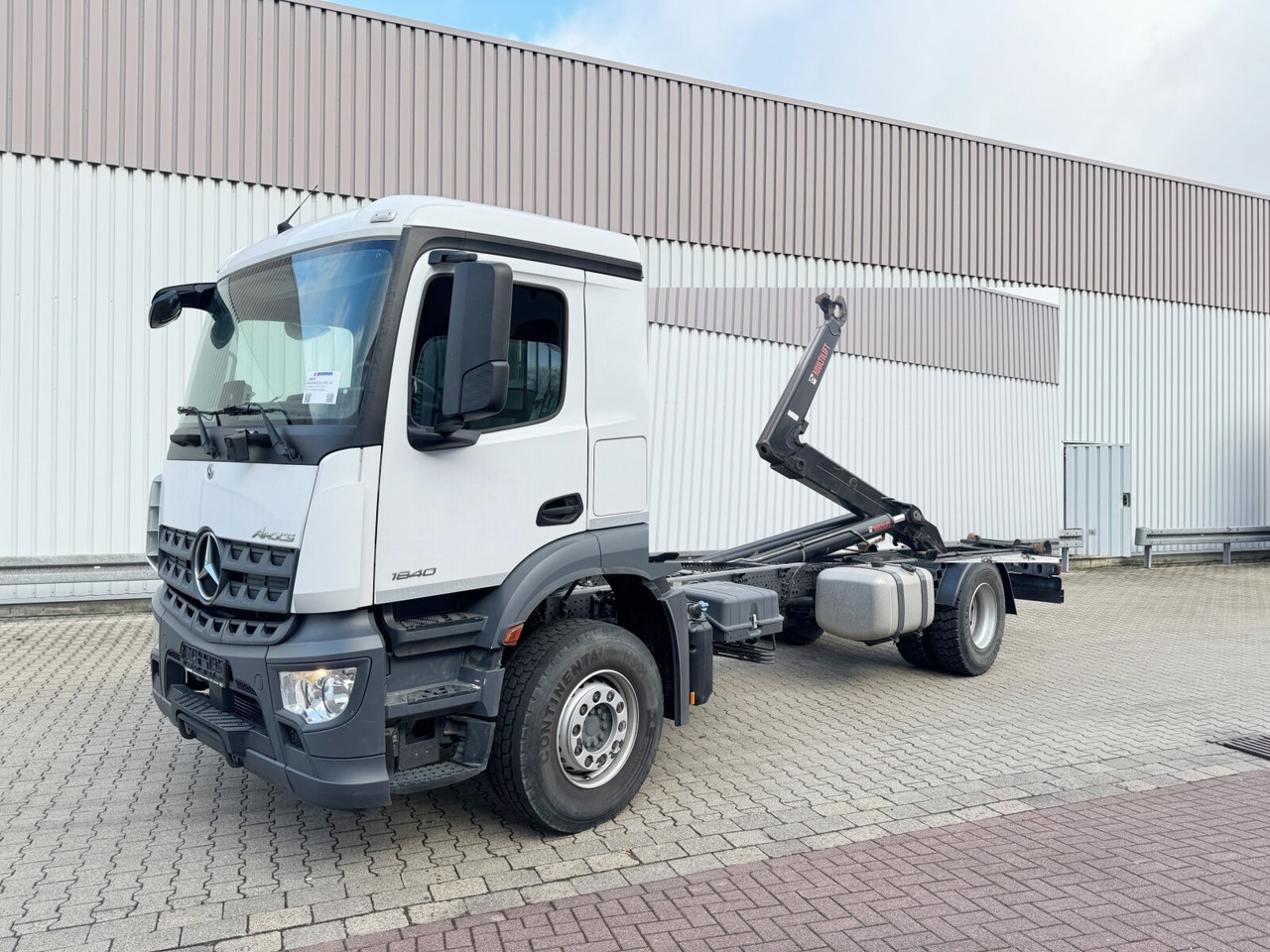 Mercedes-Benz Arocs 1840 L 4x2 Arocs 1840 L 4x2/48, MultimediaCockpit, Navi - Horgos rakodó teherautó: 1 kép. Mercedes-Benz Arocs 1840 L 4x2 Arocs 1840 L 4x2/48, MultimediaCockpit, Navi - Horgos rakodó teherautó: 1 kép.