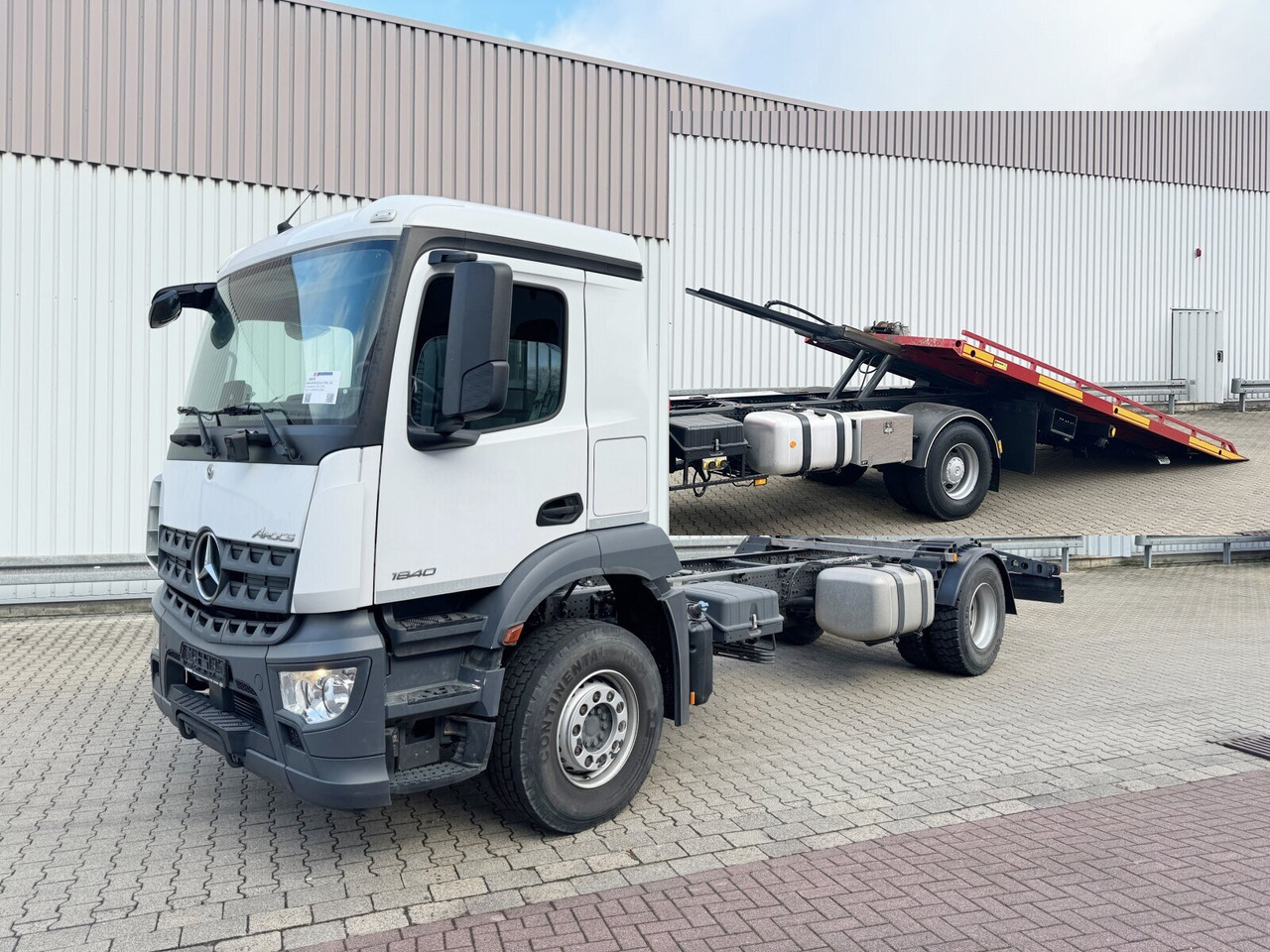 Mercedes-Benz Arocs 1840 L 4x2 Arocs 1840 L 4x2, MultimediaCockpit, Navi - Autószállító teherautó: 1 kép. Mercedes-Benz Arocs 1840 L 4x2 Arocs 1840 L 4x2, MultimediaCockpit, Navi - Autószállító teherautó: 1 kép.