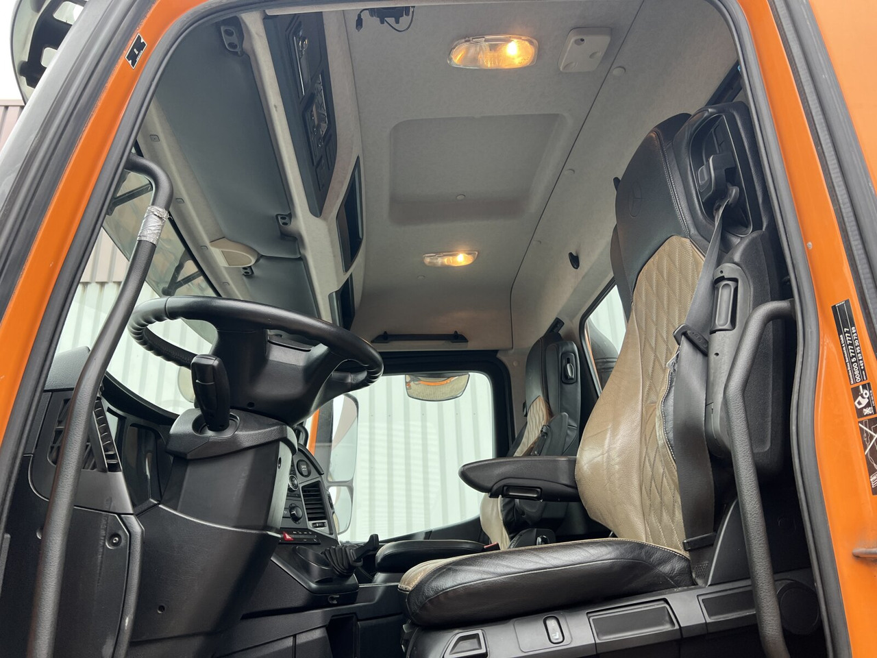 Mercedes-Benz Arocs 2552 L 6x2 Arocs 2552 L 6x2, Lenk-/Liftachse - Horgos rakodó teherautó: 2 kép. Mercedes-Benz Arocs 2552 L 6x2 Arocs 2552 L 6x2, Lenk-/Liftachse - Horgos rakodó teherautó: 2 kép.