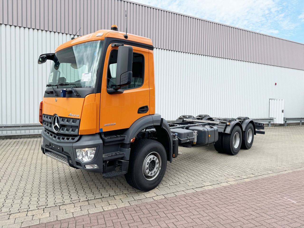 Mercedes-Benz Arocs 2633 6x4 Arocs 2633 6x4, 2x Nebenantrieb - Alvaz teherautó: 1 kép. Mercedes-Benz Arocs 2633 6x4 Arocs 2633 6x4, 2x Nebenantrieb - Alvaz teherautó: 1 kép.