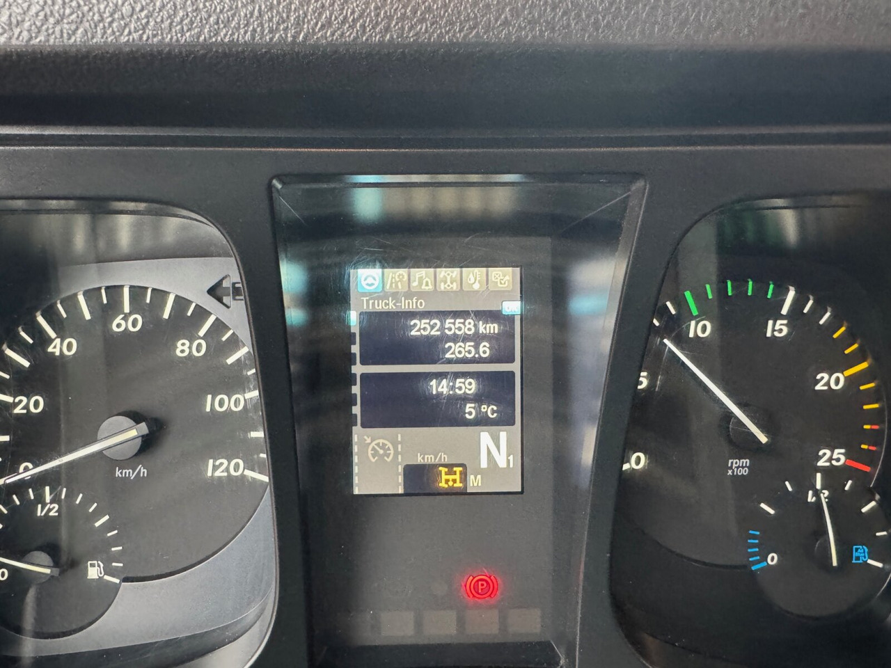 Mercedes-Benz Arocs 2642 6x4 Arocs 2642 6x4 mit Heckkran Atlas AK 186.3 V-2 - Darus autó, Platós teherautó: 5 kép. Mercedes-Benz Arocs 2642 6x4 Arocs 2642 6x4 mit Heckkran Atlas AK 186.3 V-2 - Darus autó, Platós teherautó: 5 kép.