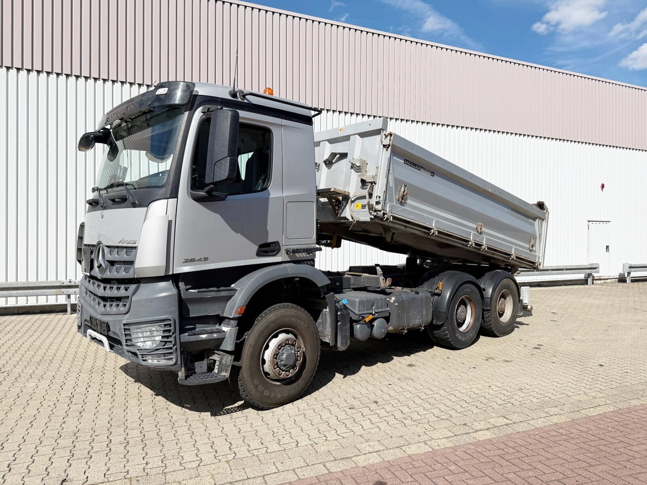 Mercedes-Benz Arocs 2643 LK 6x6 HAD Arocs 2643 LK 6x6 HAD, HydroDrive - Billenőplatós teherautó: 1 kép. Mercedes-Benz Arocs 2643 LK 6x6 HAD Arocs 2643 LK 6x6 HAD, HydroDrive - Billenőplatós teherautó: 1 kép.