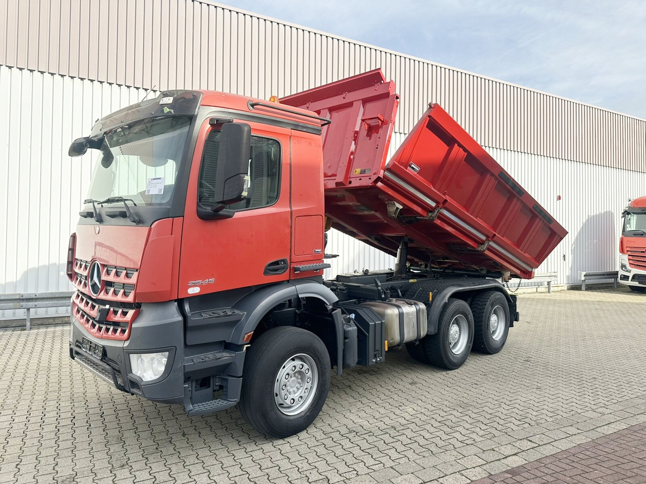 Mercedes-Benz Arocs 2645 K 6x4 Arocs 2645 K 6x4, Retarder, Bordmatik - Billenőplatós teherautó: 1 kép. Mercedes-Benz Arocs 2645 K 6x4 Arocs 2645 K 6x4, Retarder, Bordmatik - Billenőplatós teherautó: 1 kép.