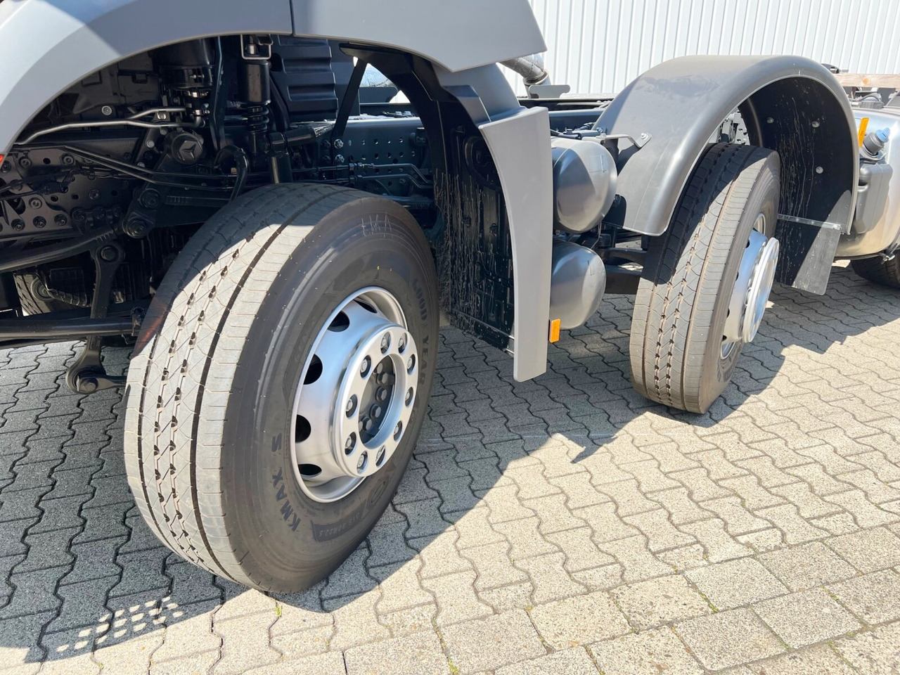 Mercedes-Benz Arocs 3240 8x4 Arocs 3240 8x4, Meiller 3-Seiten Kipper, ca. 14m³ - Billenőplatós teherautó: 3 kép. Mercedes-Benz Arocs 3240 8x4 Arocs 3240 8x4, Meiller 3-Seiten Kipper, ca. 14m³ - Billenőplatós teherautó: 3 kép.