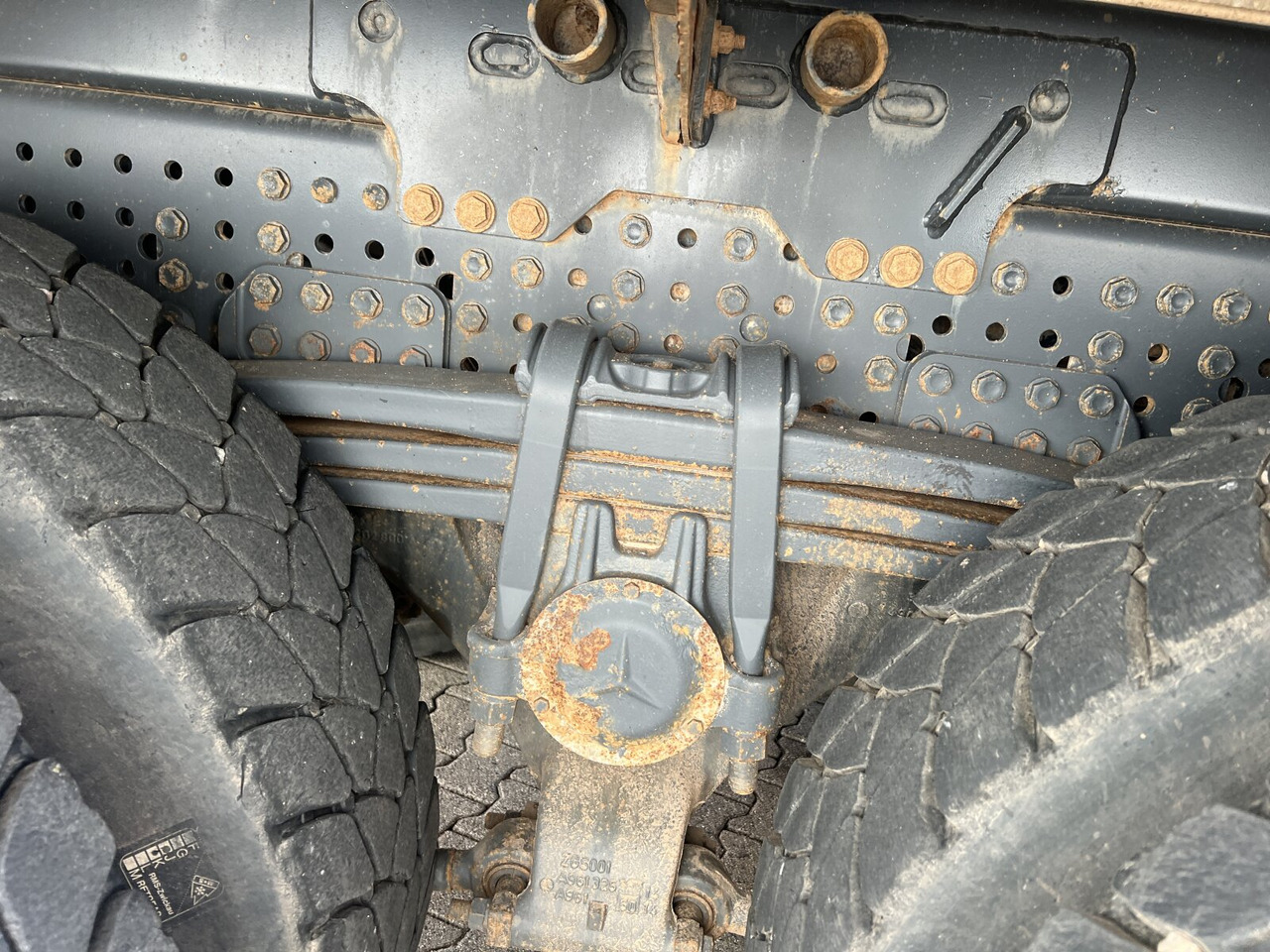 Mercedes-Benz Arocs 3243 K 8x4/4 Arocs 3243 K 8x4/4, Bordmatik - Billenőplatós teherautó: 2 kép. Mercedes-Benz Arocs 3243 K 8x4/4 Arocs 3243 K 8x4/4, Bordmatik - Billenőplatós teherautó: 2 kép.