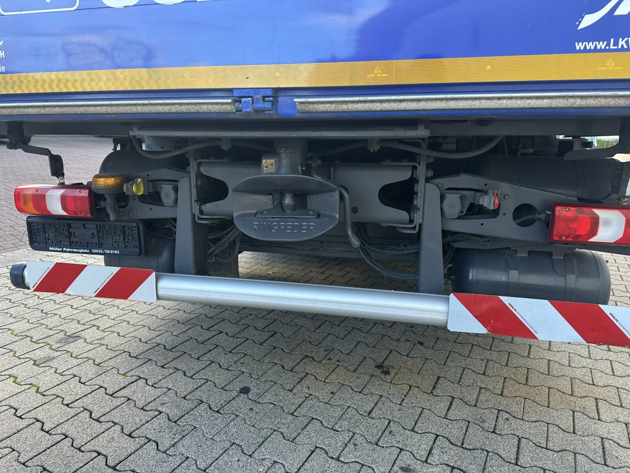 Mercedes-Benz Arocs 3245 L 8x2/6 Arocs 3245 L 8x2/6, Kran Fassi F 545 RA 2.26 XE, Jib, Funk, 29,7 m - 400 kg - Darus autó, Platós teherautó: 5 kép. Mercedes-Benz Arocs 3245 L 8x2/6 Arocs 3245 L 8x2/6, Kran Fassi F 545 RA 2.26 XE, Jib, Funk, 29,7 m - 400 kg - Darus autó, Platós teherautó: 5 kép.