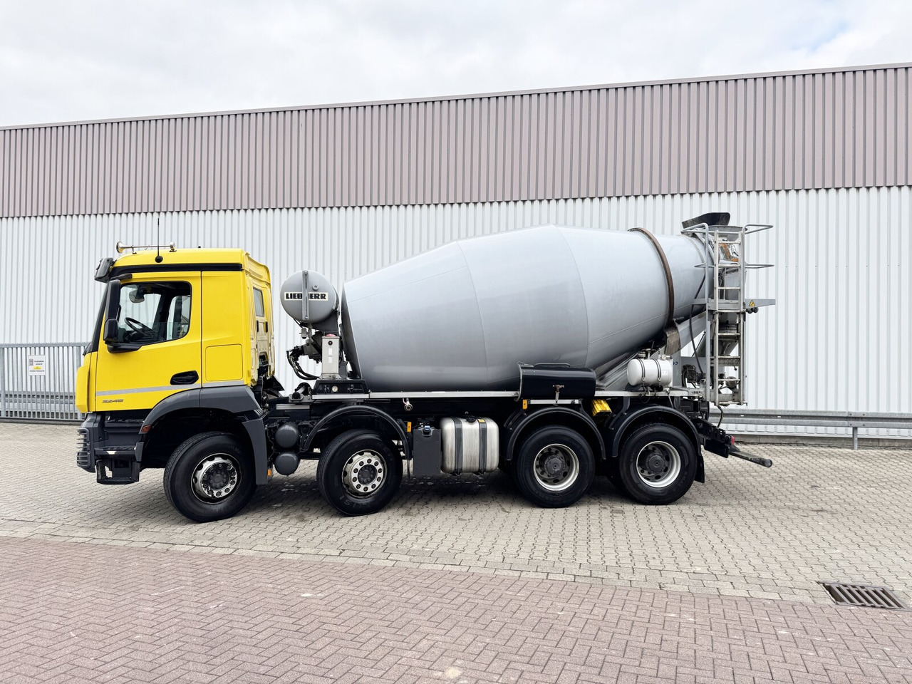 Mercedes-Benz Arocs 3246 B 8x4/4 Arocs 3246 B 8x4/4, Liebherr HTM 905 Mischer, 9m³, Multimedia Cockpit, Navi - Betonmixer: 3 kép. Mercedes-Benz Arocs 3246 B 8x4/4 Arocs 3246 B 8x4/4, Liebherr HTM 905 Mischer, 9m³, Multimedia Cockpit, Navi - Betonmixer: 3 kép.