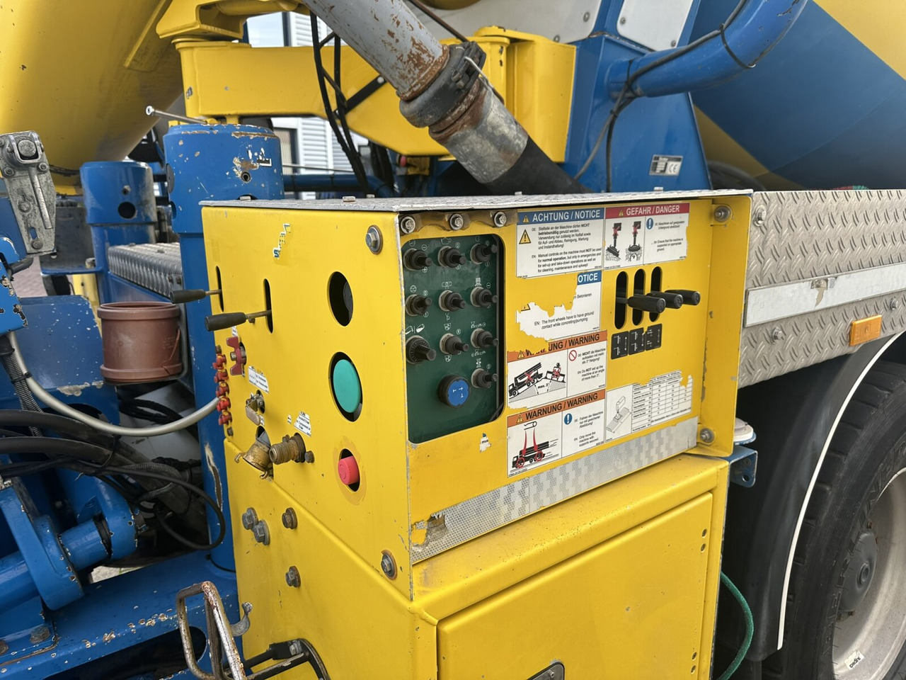 Mercedes-Benz Arocs 3246 B 8x4 Stetter Mischer 7m³, Pumpe 25m Arocs 3246 B 8x4 Stetter Mischer 7m³, Pumpe 25m - Betonpumpa: 3 kép. Mercedes-Benz Arocs 3246 B 8x4 Stetter Mischer 7m³, Pumpe 25m Arocs 3246 B 8x4 Stetter Mischer 7m³, Pumpe 25m - Betonpumpa: 3 kép.