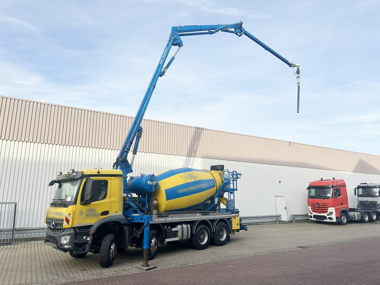 Mercedes-Benz Arocs 3246 B 8x4 Stetter Mischer 7m³, Pumpe 25m Arocs 3246 B 8x4 Stetter Mischer 7m³, Pumpe 25m - Betonpumpa: 1 kép. Mercedes-Benz Arocs 3246 B 8x4 Stetter Mischer 7m³, Pumpe 25m Arocs 3246 B 8x4 Stetter Mischer 7m³, Pumpe 25m - Betonpumpa: 1 kép.