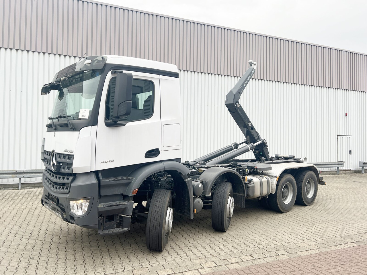 Mercedes-Benz Arocs 4142/48 8x4/4 Arocs 4142/48 8x4/4, Grounder, Meiller RS26 62-K, Funk - Horgos rakodó teherautó: 1 kép. Mercedes-Benz Arocs 4142/48 8x4/4 Arocs 4142/48 8x4/4, Grounder, Meiller RS26 62-K, Funk - Horgos rakodó teherautó: 1 kép.