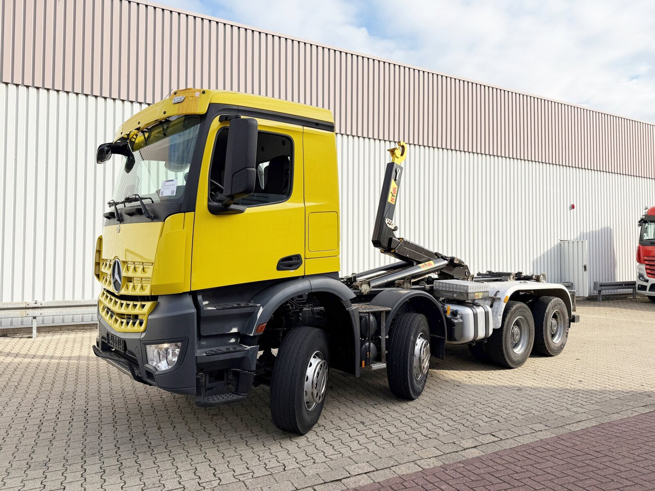 Mercedes-Benz Arocs 4142 B 8x4/4 Arocs 4142 B 8x4/4, Grounder, MultimediaCockpit, Motorabtrieb - Horgos rakodó teherautó: 1 kép. Mercedes-Benz Arocs 4142 B 8x4/4 Arocs 4142 B 8x4/4, Grounder, MultimediaCockpit, Motorabtrieb - Horgos rakodó teherautó: 1 kép.
