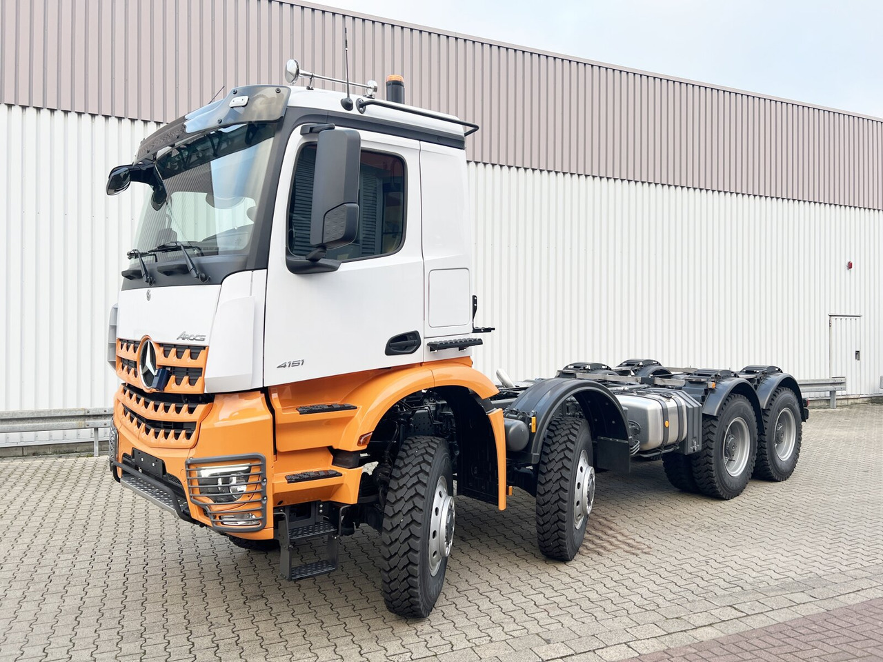 Mercedes-Benz Arocs 4151 AK 8x8/4 Arocs 4151 AK 8x8/4, Grounder - Alvaz teherautó: 1 kép. Mercedes-Benz Arocs 4151 AK 8x8/4 Arocs 4151 AK 8x8/4, Grounder - Alvaz teherautó: 1 kép.