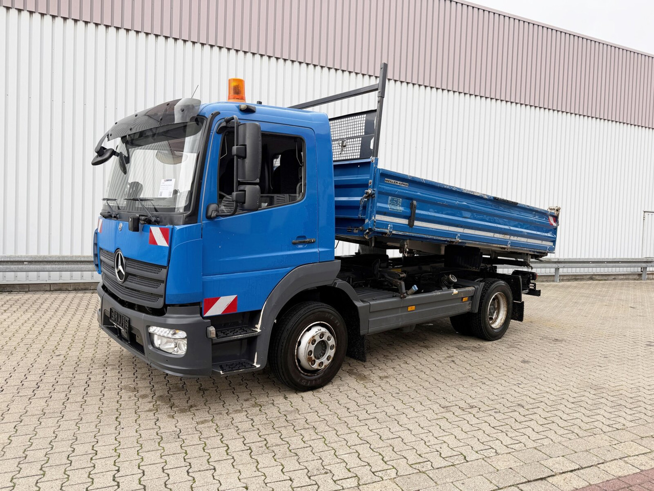 Mercedes-Benz Atego 1224 K 4x2 Atego 1224 K 4x2, Meiller 3-S-Kipper 2x AHK Öl - Billenőplatós teherautó: 1 kép. Mercedes-Benz Atego 1224 K 4x2 Atego 1224 K 4x2, Meiller 3-S-Kipper 2x AHK Öl - Billenőplatós teherautó: 1 kép.