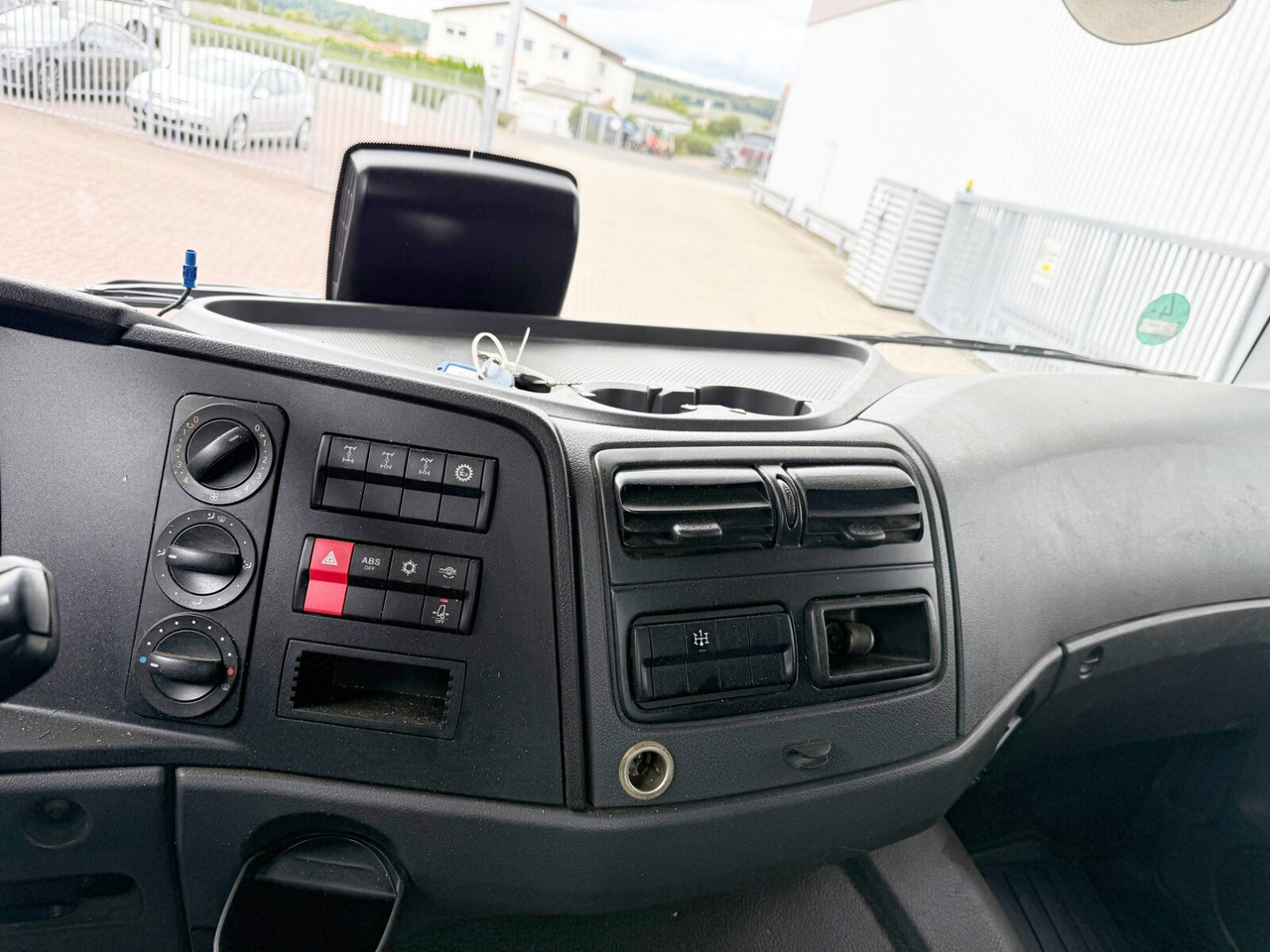 Mercedes-Benz Atego 1530 AK 4x4 Atego 1530 AK 4x4 - Billenőplatós teherautó: 5 kép. Mercedes-Benz Atego 1530 AK 4x4 Atego 1530 AK 4x4 - Billenőplatós teherautó: 5 kép.