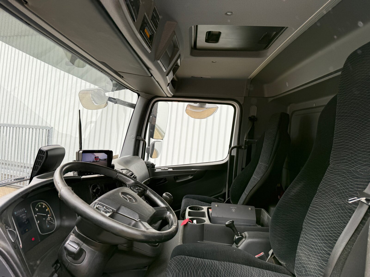Mercedes-Benz Atego 1627 L 4x2 Atego 1627 L 4x2, 6-Zylinder, Motorabtrieb - Alvaz teherautó: 2 kép. Mercedes-Benz Atego 1627 L 4x2 Atego 1627 L 4x2, 6-Zylinder, Motorabtrieb - Alvaz teherautó: 2 kép.
