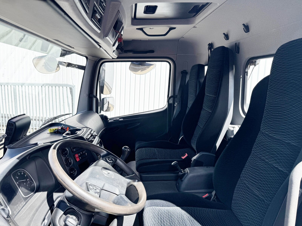 Mercedes-Benz Atego 1630 K 4x2 Atego 1630 K 4x2, 2x AHK - Billenőplatós teherautó: 2 kép. Mercedes-Benz Atego 1630 K 4x2 Atego 1630 K 4x2, 2x AHK - Billenőplatós teherautó: 2 kép.