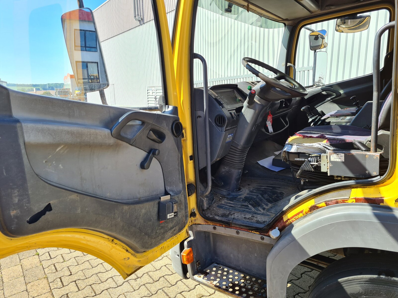 Interior photo 1: Horgos rakodó teherautó Mercedes-Benz Atego 815 K 4x2 Atego 815 K 4x2