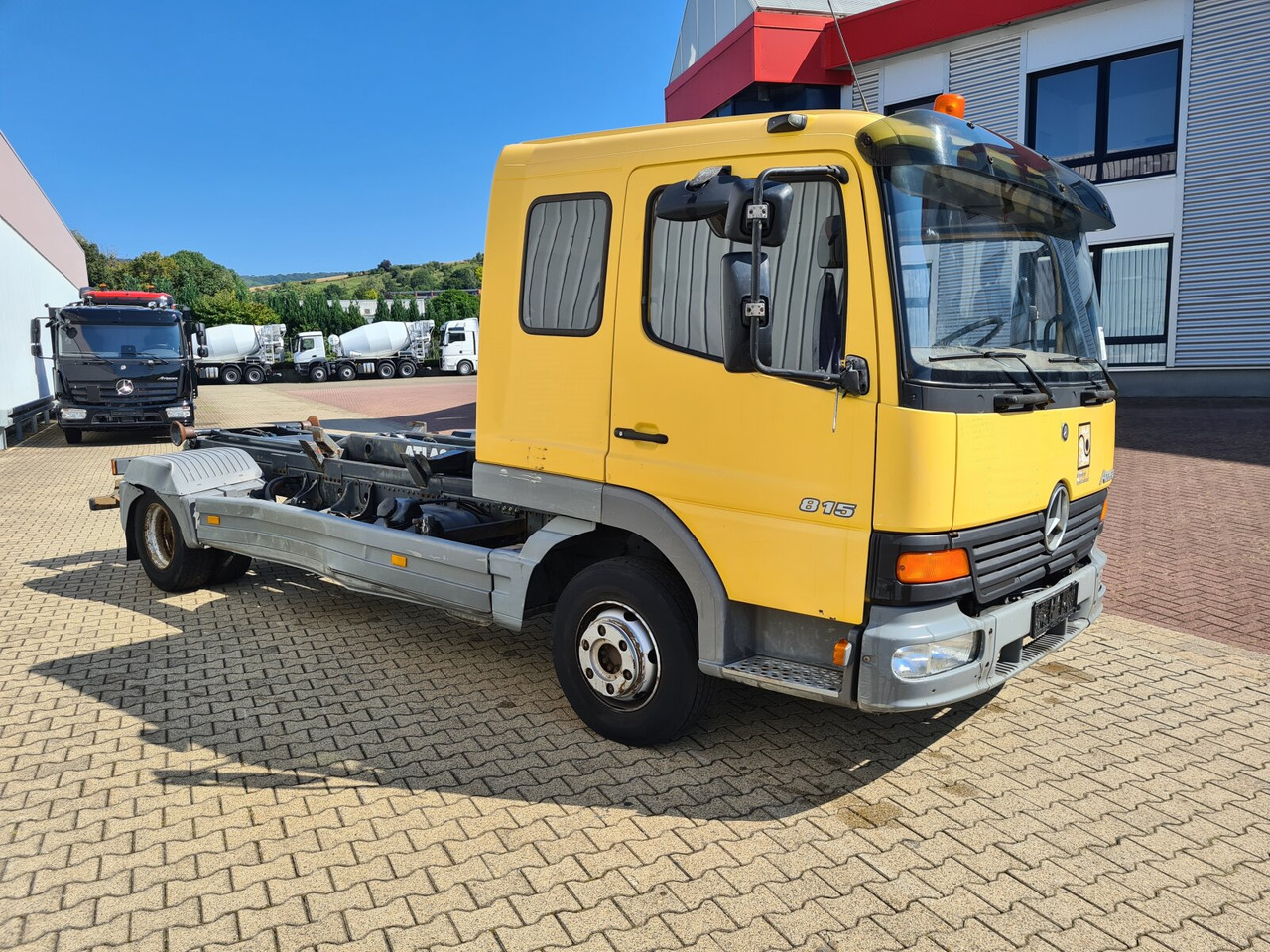 Horgos rakodó teherautó Mercedes-Benz Atego 815 K 4x2 Atego 815 K 4x2: 11 kép.