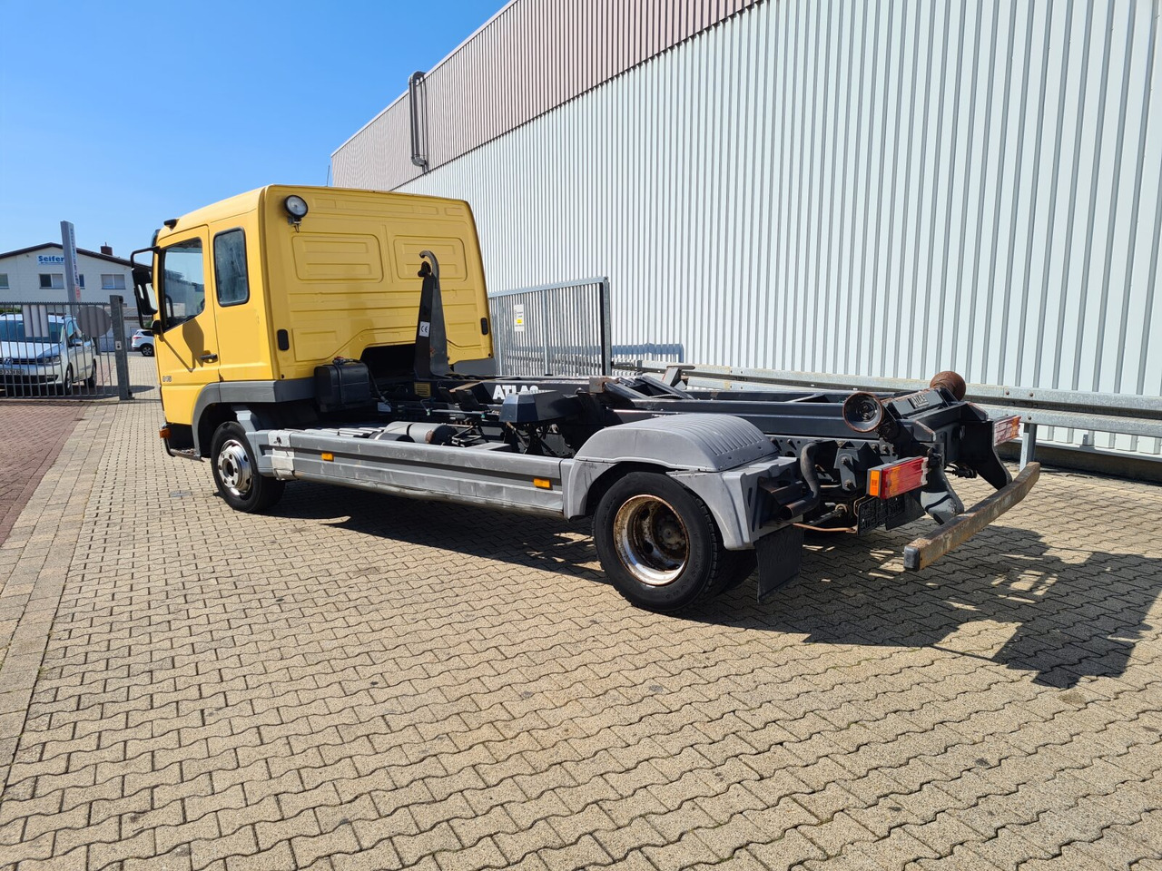 Horgos rakodó teherautó Mercedes-Benz Atego 815 K 4x2 Atego 815 K 4x2: 8 kép.