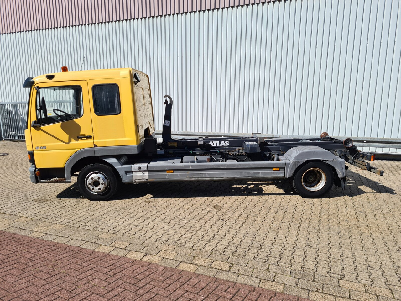 Horgos rakodó teherautó Mercedes-Benz Atego 815 K 4x2 Atego 815 K 4x2: 7 kép.