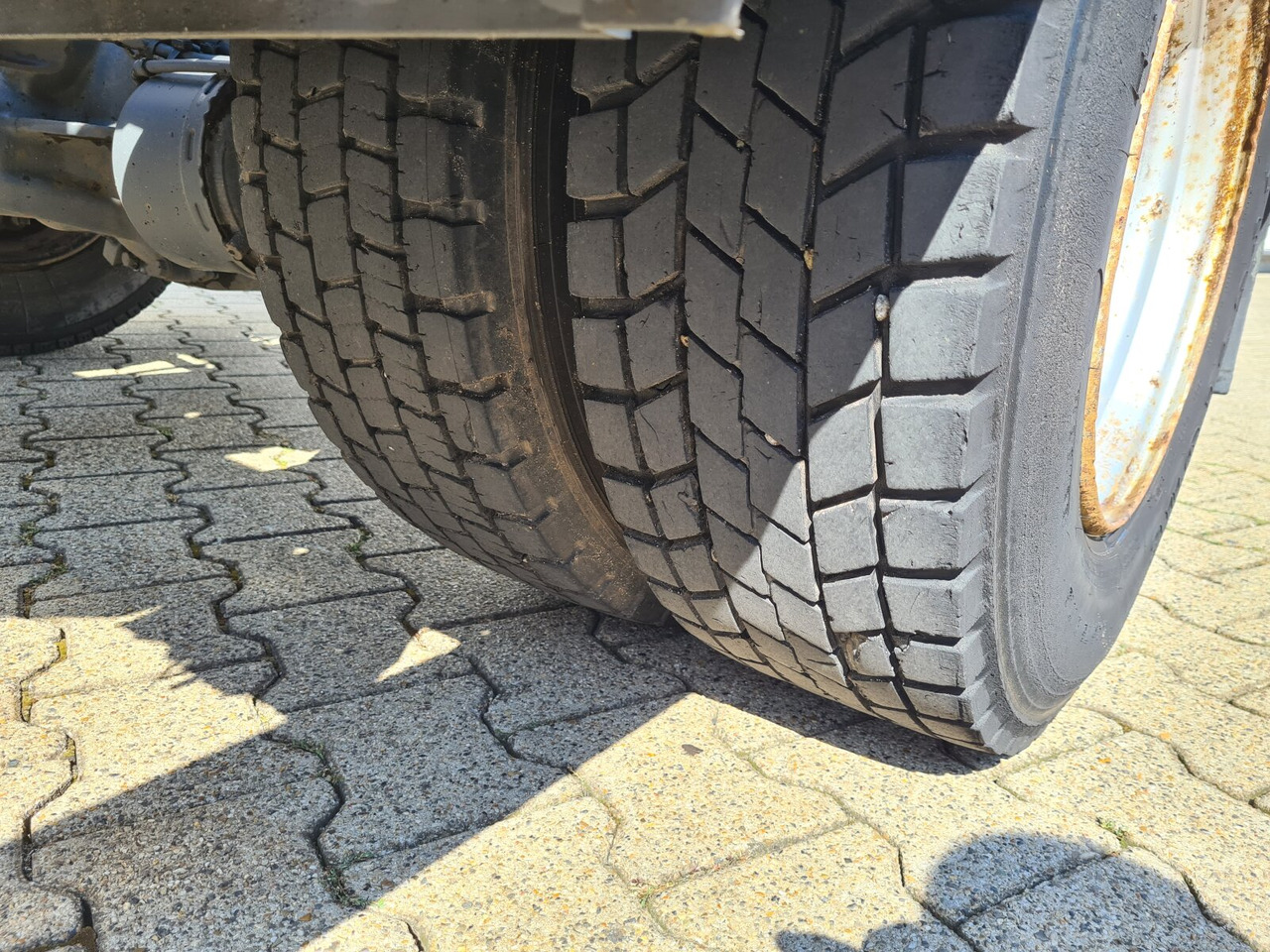 Horgos rakodó teherautó Mercedes-Benz Atego 815 K 4x2 Atego 815 K 4x2: 14 kép.