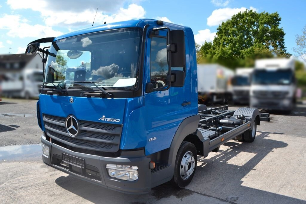 Horgos rakodó teherautó Mercedes-Benz Atego 816 4x2 Atego 816 4x2, City-Abroller: 5 kép. Horgos rakodó teherautó Mercedes-Benz Atego 816 4x2 Atego 816 4x2, City-Abroller: 5 kép.