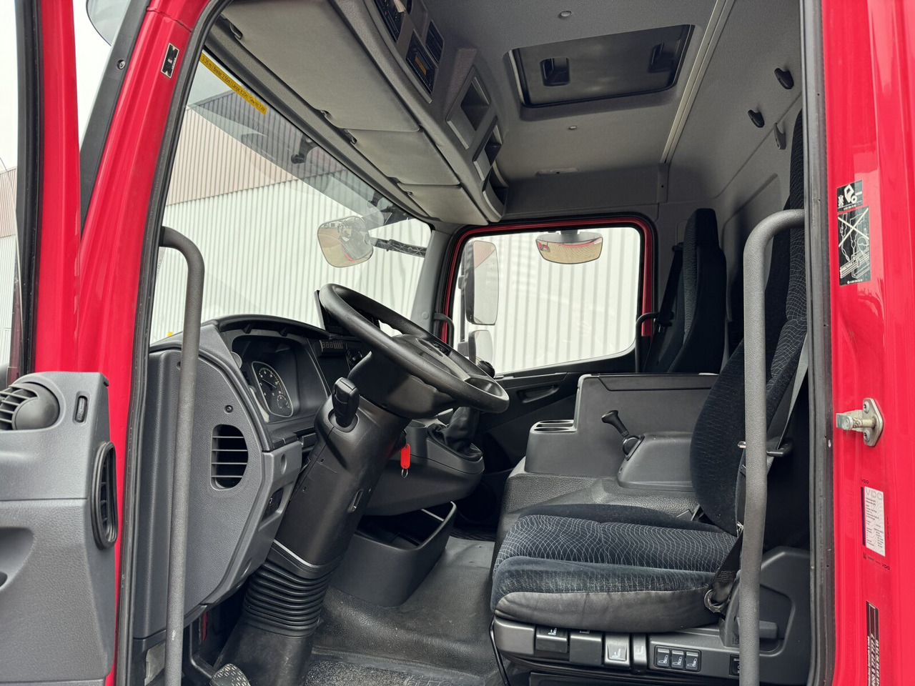 Mercedes-Benz Atego 816 4x2 Atego 816 4x2 mit LBW BÄR - Dobozos felépítményű teherautó: 2 kép. Mercedes-Benz Atego 816 4x2 Atego 816 4x2 mit LBW BÄR - Dobozos felépítményű teherautó: 2 kép.