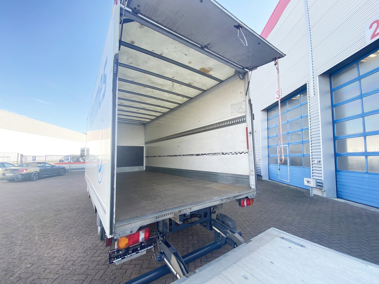 Mercedes-Benz Atego 816 4x2 Atego 816 4x2 mit Sörensen LBW - Dobozos felépítményű teherautó: 3 kép. Mercedes-Benz Atego 816 4x2 Atego 816 4x2 mit Sörensen LBW - Dobozos felépítményű teherautó: 3 kép.