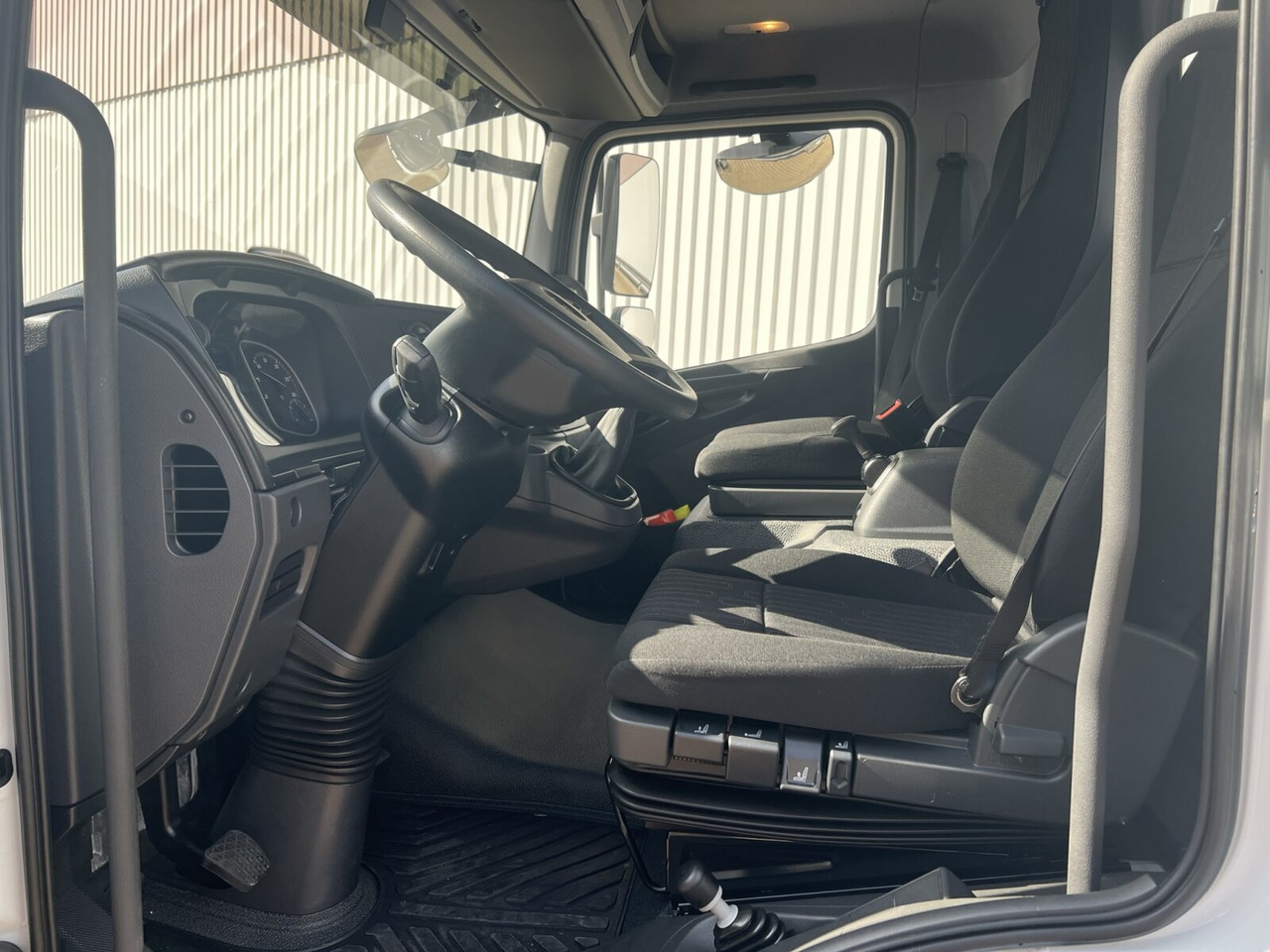 Mercedes-Benz Atego 818 K 4x2 Atego 818 K 4x2, mehrfach Vorhanden! - Alvaz teherautó: 5 kép. Mercedes-Benz Atego 818 K 4x2 Atego 818 K 4x2, mehrfach Vorhanden! - Alvaz teherautó: 5 kép.