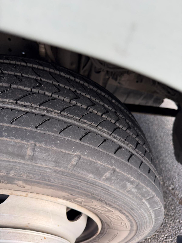 Mercedes-Benz Atego Atego 816 4 x 2 - Platós teherautó: 3 kép. Mercedes-Benz Atego Atego 816 4 x 2 - Platós teherautó: 3 kép.