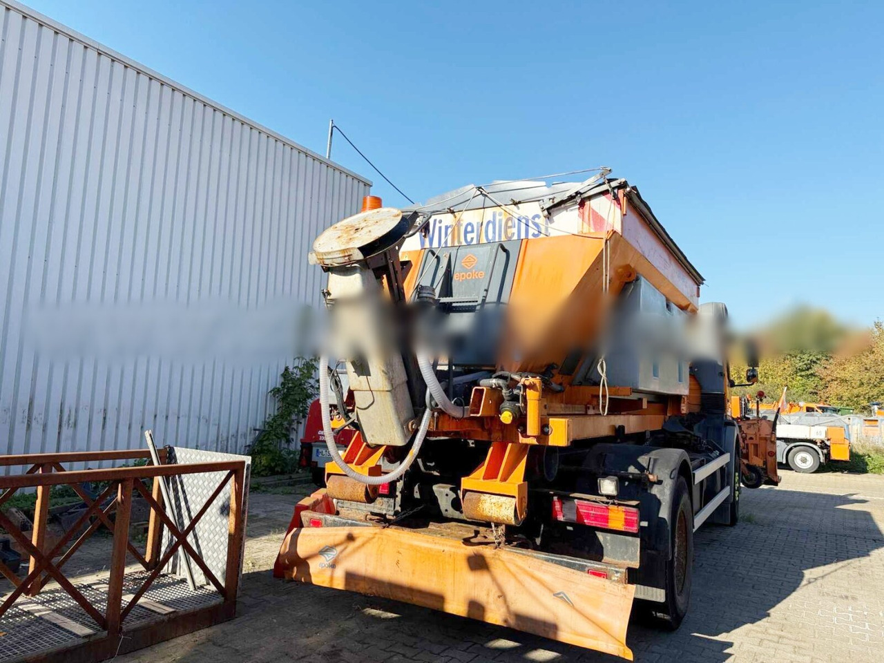 Mercedes-Benz Axor 1824 L 4x2 Axor 1824 L 4x2, Motorabtrieb, Winterdienstausstattung - Horgos rakodó teherautó: 3 kép. Mercedes-Benz Axor 1824 L 4x2 Axor 1824 L 4x2, Motorabtrieb, Winterdienstausstattung - Horgos rakodó teherautó: 3 kép.