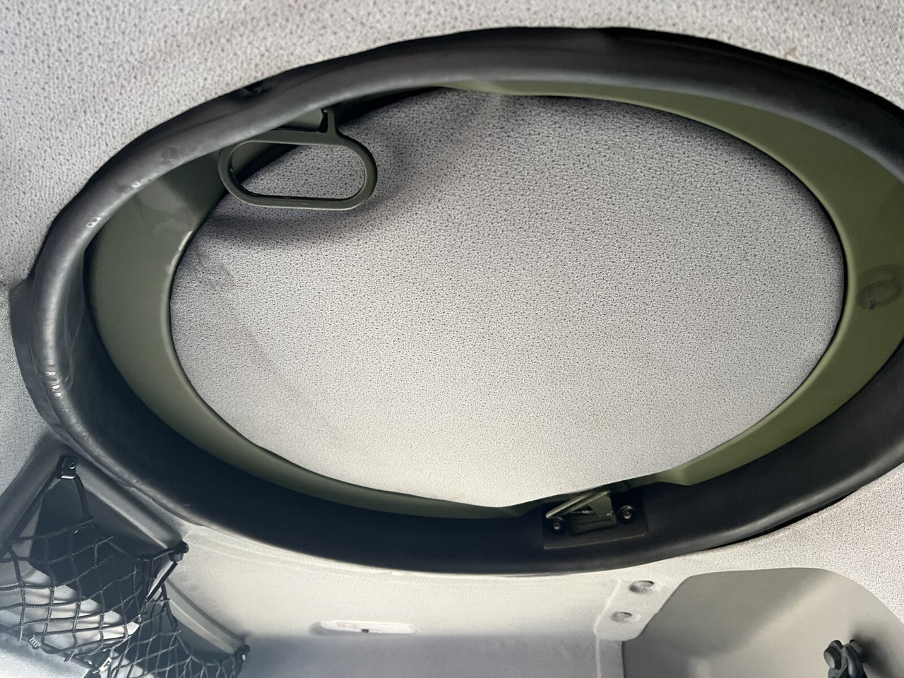 Mercedes-Benz Axor 1829 A 4x4 Axor 1829 A 4x4, Ex- - Platós teherautó: 4 kép. Mercedes-Benz Axor 1829 A 4x4 Axor 1829 A 4x4, Ex- - Platós teherautó: 4 kép.