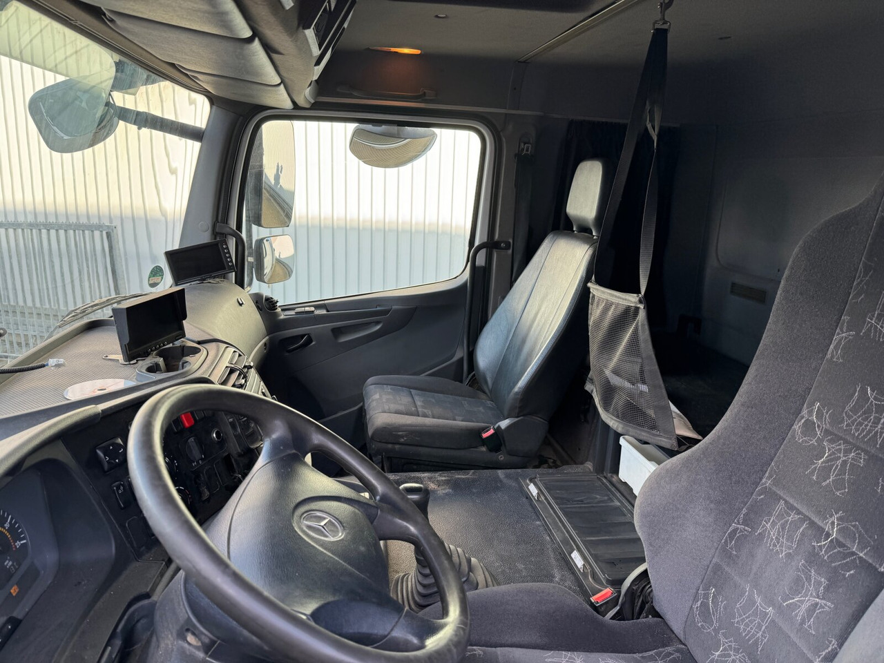 Darus autó Mercedes-Benz Axor 2536/43 L 6x2 Axor 2536/43 L 6x2 mit Heckkran Palfinger PK 24502 F: 6 kép.