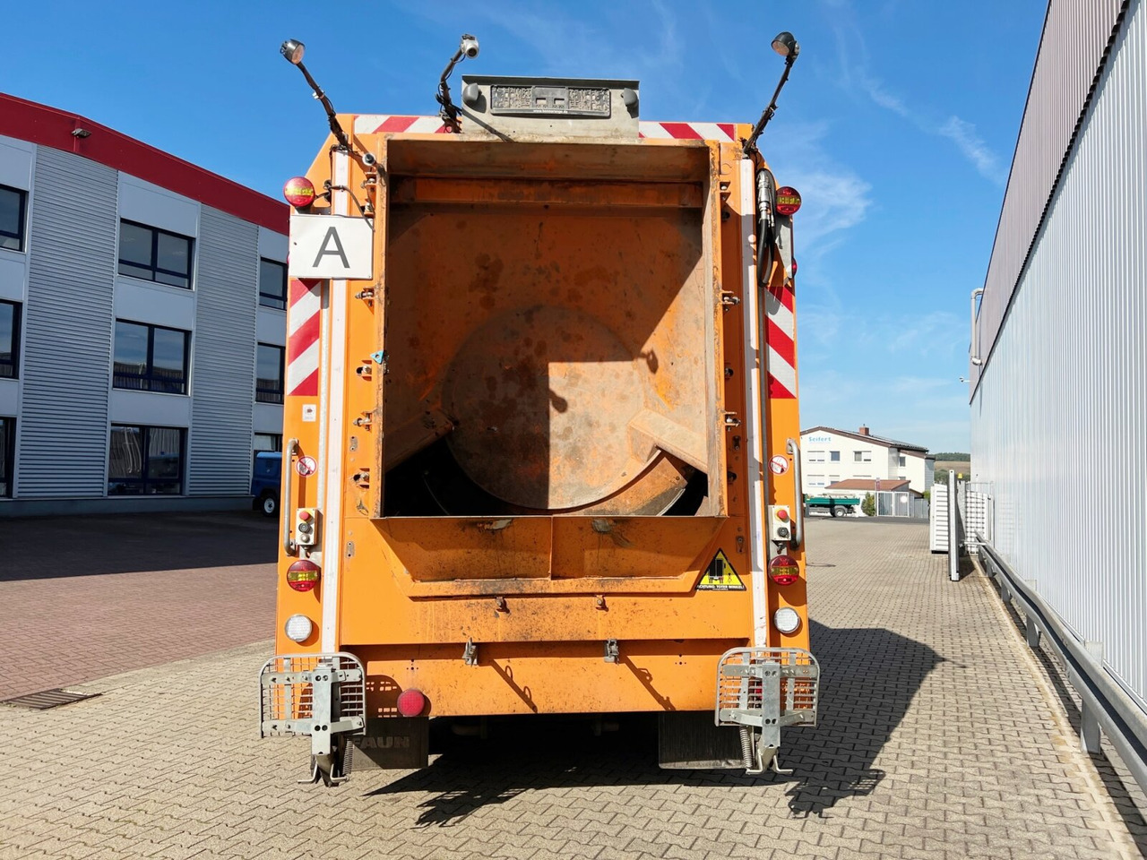 Szemetesautó a következők szállításához hulladék Mercedes-Benz Econic 2629 L/NLA 6x2/4 Econic 2629 L/NLA 6x2/4, EEV, Lenkachse, FAUN Rotopress 519L, Zöller-Schüttung: 10 kép.
