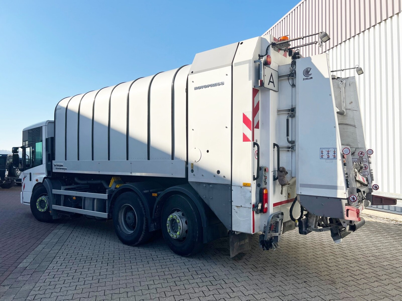 Mercedes-Benz Econic 2635 LL 6x2/4 NLA Econic 2635 LL 6x2/4 NLA, Lenkachse, FAUN Rotopress 521L, Zöller-Schüttung - Alvaz teherautó: 2 kép. Mercedes-Benz Econic 2635 LL 6x2/4 NLA Econic 2635 LL 6x2/4 NLA, Lenkachse, FAUN Rotopress 521L, Zöller-Schüttung - Alvaz teherautó: 2 kép.