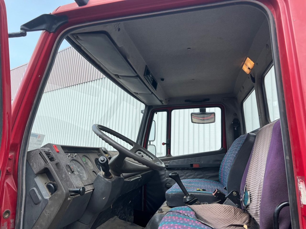 Mercedes-Benz LK 1117 K 4x2 LK 1117 K 4x2, 6-Zylinder Motor, 2x AHK - Billenőplatós teherautó: 2 kép. Mercedes-Benz LK 1117 K 4x2 LK 1117 K 4x2, 6-Zylinder Motor, 2x AHK - Billenőplatós teherautó: 2 kép.