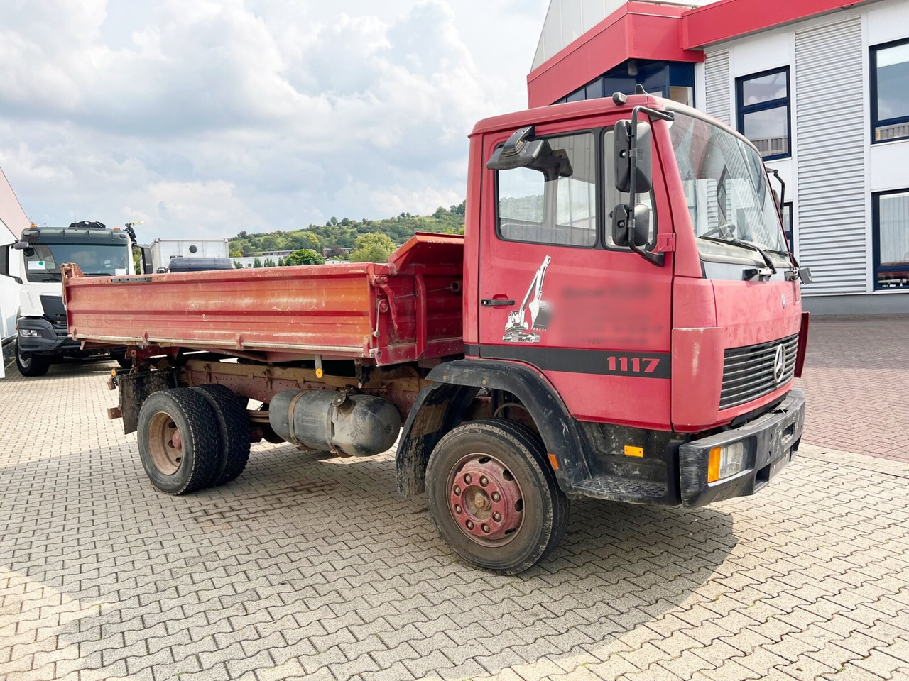 Billenőplatós teherautó Mercedes-Benz LK 1117 K 4x2 LK 1117 K 4x2, 6-Zylinder Motor, 2x AHK: 8 kép.