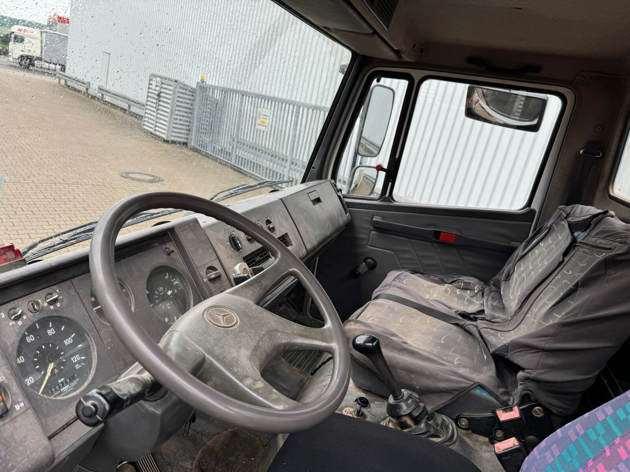 Mercedes-Benz LK 814 4x2 LK 814 4x2, 6-Zylinder, Kran Tirre Euro 35 - Darus autó, Platós teherautó: 4 kép. Mercedes-Benz LK 814 4x2 LK 814 4x2, 6-Zylinder, Kran Tirre Euro 35 - Darus autó, Platós teherautó: 4 kép.