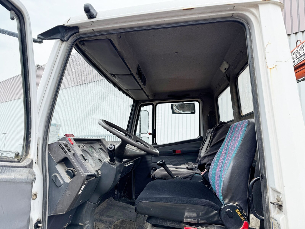 Mercedes-Benz LK 814 4x2 LK 814 4x2, 6-Zylinder, Kran Tirre Euro 35 - Darus autó, Platós teherautó: 3 kép. Mercedes-Benz LK 814 4x2 LK 814 4x2, 6-Zylinder, Kran Tirre Euro 35 - Darus autó, Platós teherautó: 3 kép.