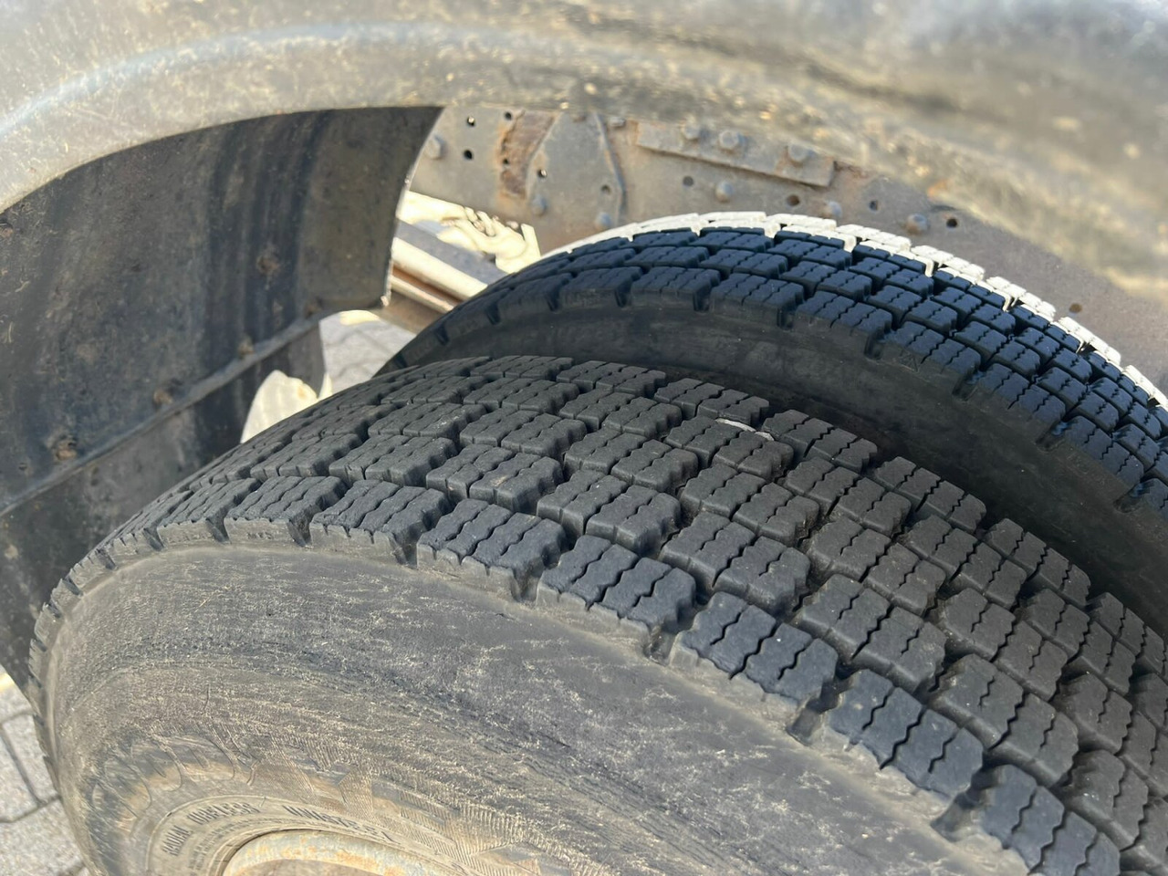 Mercedes-Benz LK 817 4x2 LK 817 4x2/37, City-Abroller, 6-Zylinder Motor - Horgos rakodó teherautó: 5 kép. Mercedes-Benz LK 817 4x2 LK 817 4x2/37, City-Abroller, 6-Zylinder Motor - Horgos rakodó teherautó: 5 kép.