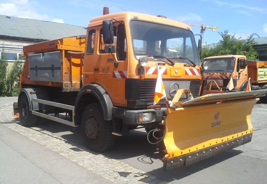 Mercedes-Benz NG 1928 A 4x4 NG 1928 A 4x4, V8-Motor, Winterdienstaustattung - Alvaz teherautó: 2 kép. Mercedes-Benz NG 1928 A 4x4 NG 1928 A 4x4, V8-Motor, Winterdienstaustattung - Alvaz teherautó: 2 kép.