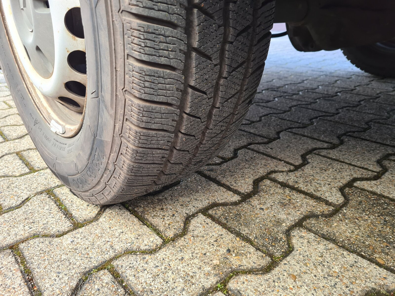 Mercedes-Benz Sprinter 316 KA 4x2 Sprinter 316 KA 4x2, Rettungswagen - Furgon: 2 kép. Mercedes-Benz Sprinter 316 KA 4x2 Sprinter 316 KA 4x2, Rettungswagen - Furgon: 2 kép.