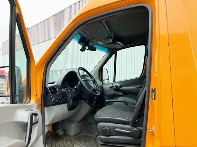 Mercedes-Benz Sprinter 515 CDI 4x2 Sprinter 515 CDI 4x2 - Furgon: 2 kép. Mercedes-Benz Sprinter 515 CDI 4x2 Sprinter 515 CDI 4x2 - Furgon: 2 kép.