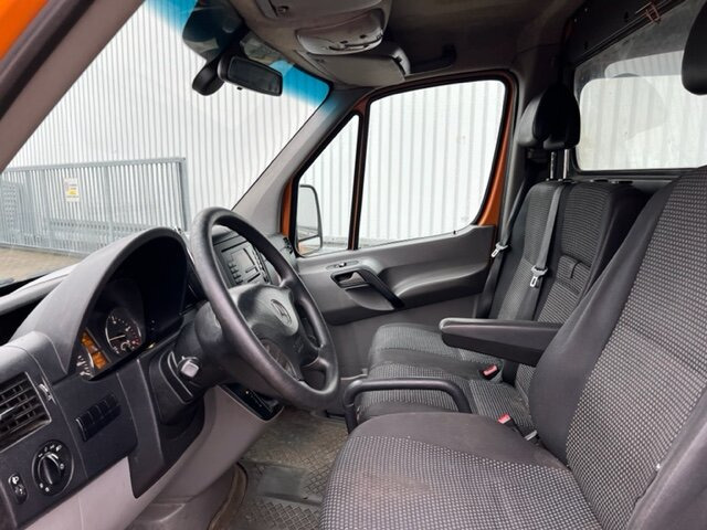 Mercedes-Benz Sprinter 515 CDI 4x2 Sprinter 515 CDI 4x2 - Furgon: 3 kép. Mercedes-Benz Sprinter 515 CDI 4x2 Sprinter 515 CDI 4x2 - Furgon: 3 kép.