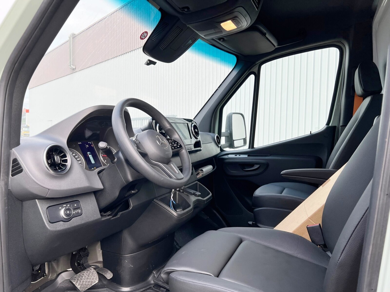 Mercedes-Benz Sprinter 516 FG 4x2 Sprinter 516 FG 4x2, MBUX, Autotransporter Comear - Furgon: 5 kép. Mercedes-Benz Sprinter 516 FG 4x2 Sprinter 516 FG 4x2, MBUX, Autotransporter Comear - Furgon: 5 kép.