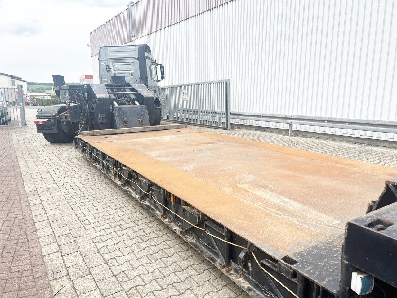 Nooteboom Euro-54-03 Euro-54-03, Schwanenhals abfahrbar, Hydr. Zwangsgelenkt - Félpótkocsi mélybölcsős: 5 kép. Nooteboom Euro-54-03 Euro-54-03, Schwanenhals abfahrbar, Hydr. Zwangsgelenkt - Félpótkocsi mélybölcsős: 5 kép.