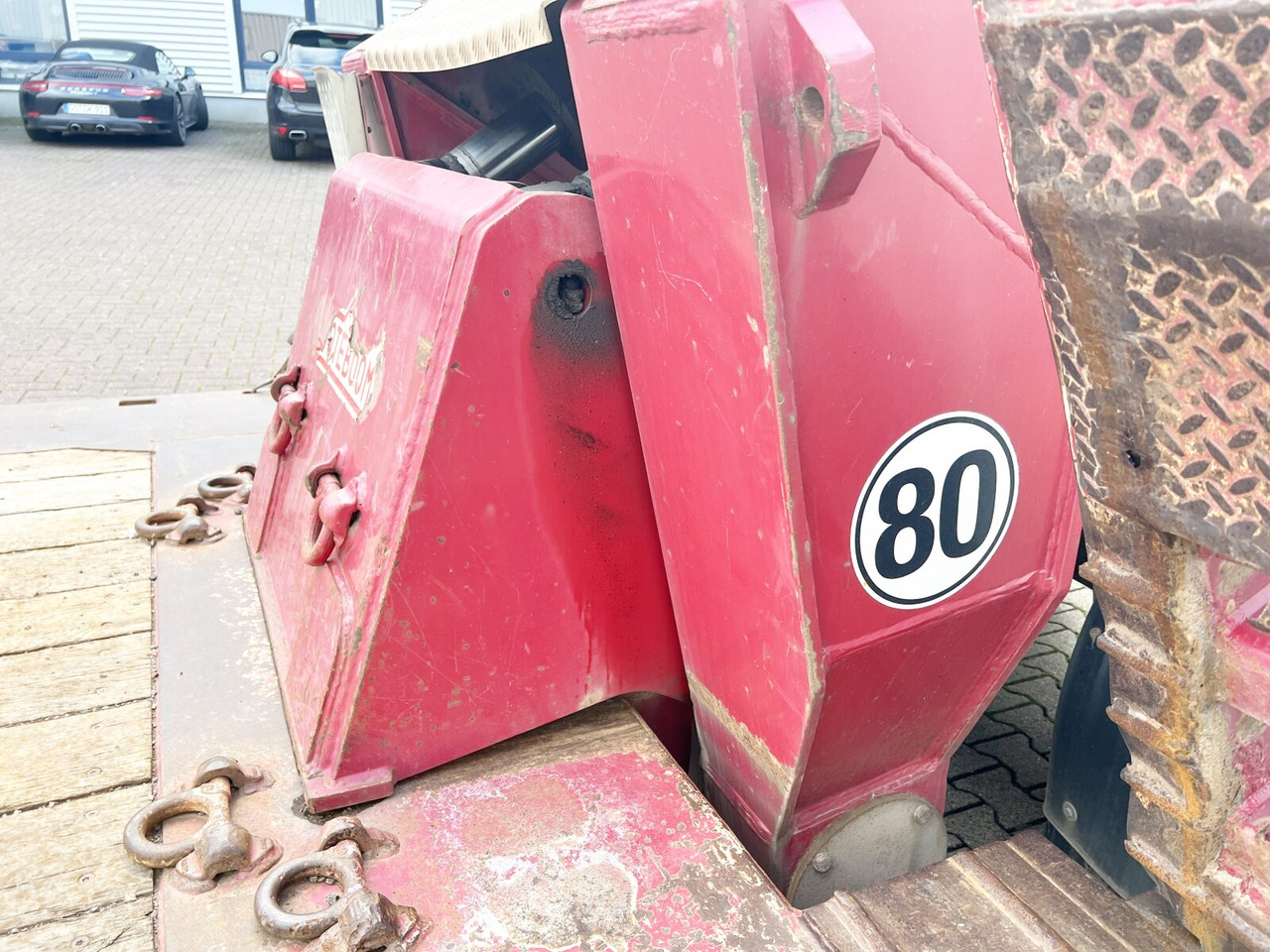 Nooteboom Euro-64-13 Euro-64-13, Jeepdolly, Tiefbett, Verbr. auf 3,2m, hydr. Lenkung - Félpótkocsi mélybölcsős: 2 kép. Nooteboom Euro-64-13 Euro-64-13, Jeepdolly, Tiefbett, Verbr. auf 3,2m, hydr. Lenkung - Félpótkocsi mélybölcsős: 2 kép.